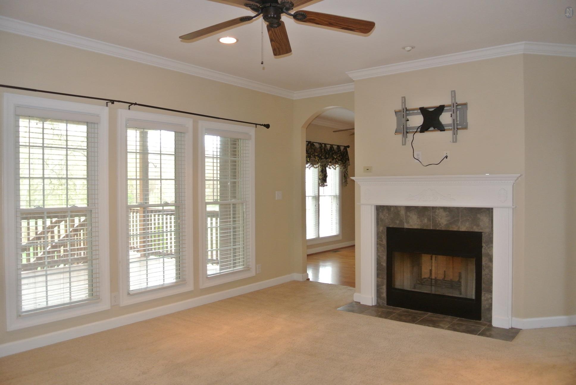 3559 Rabbit Run Trail Clarksville, TN 37043 - Photo 3 of 29 GREATROOM W/ FIREPLACE
