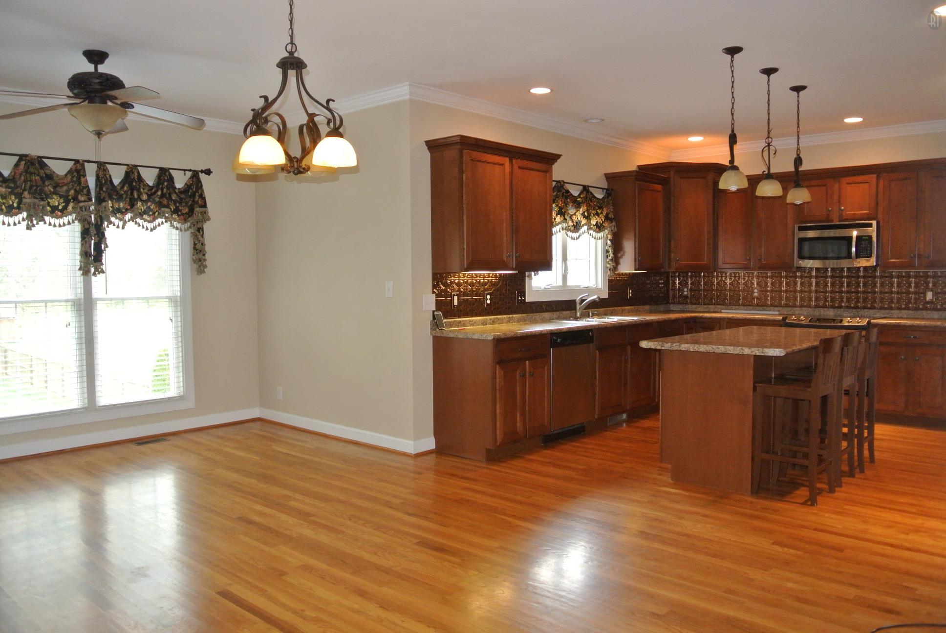 3559 Rabbit Run Trail Clarksville, TN 37043 - Photo 5 of 29 VIEW OF THE KITCHEN & BREAKFAST ROOM