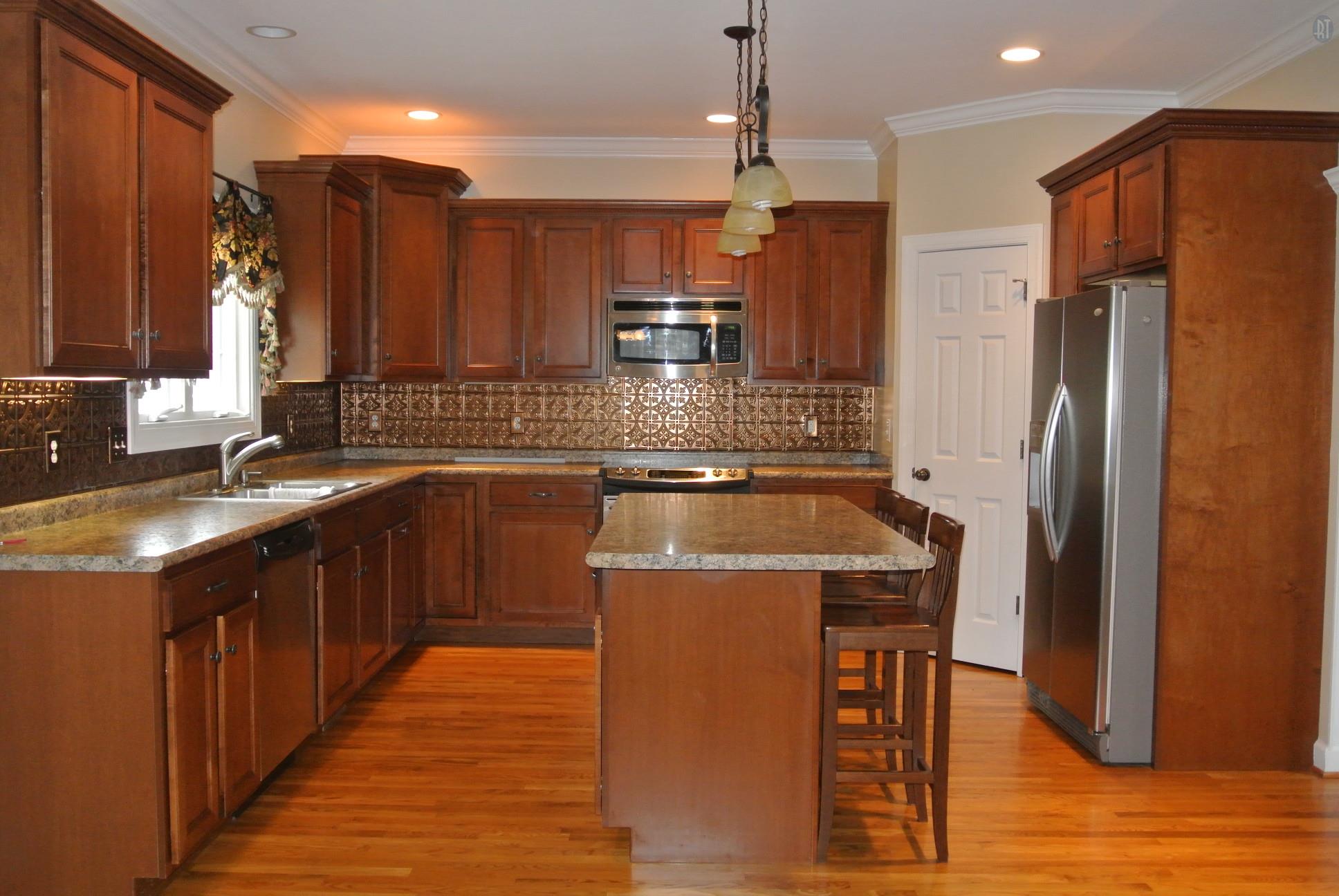 3559 Rabbit Run Trail Clarksville, TN 37043 - Photo 6 of 29 ....A CLOSER VIEW OF THE KITCHEN W/ ALL APPLIANCES...