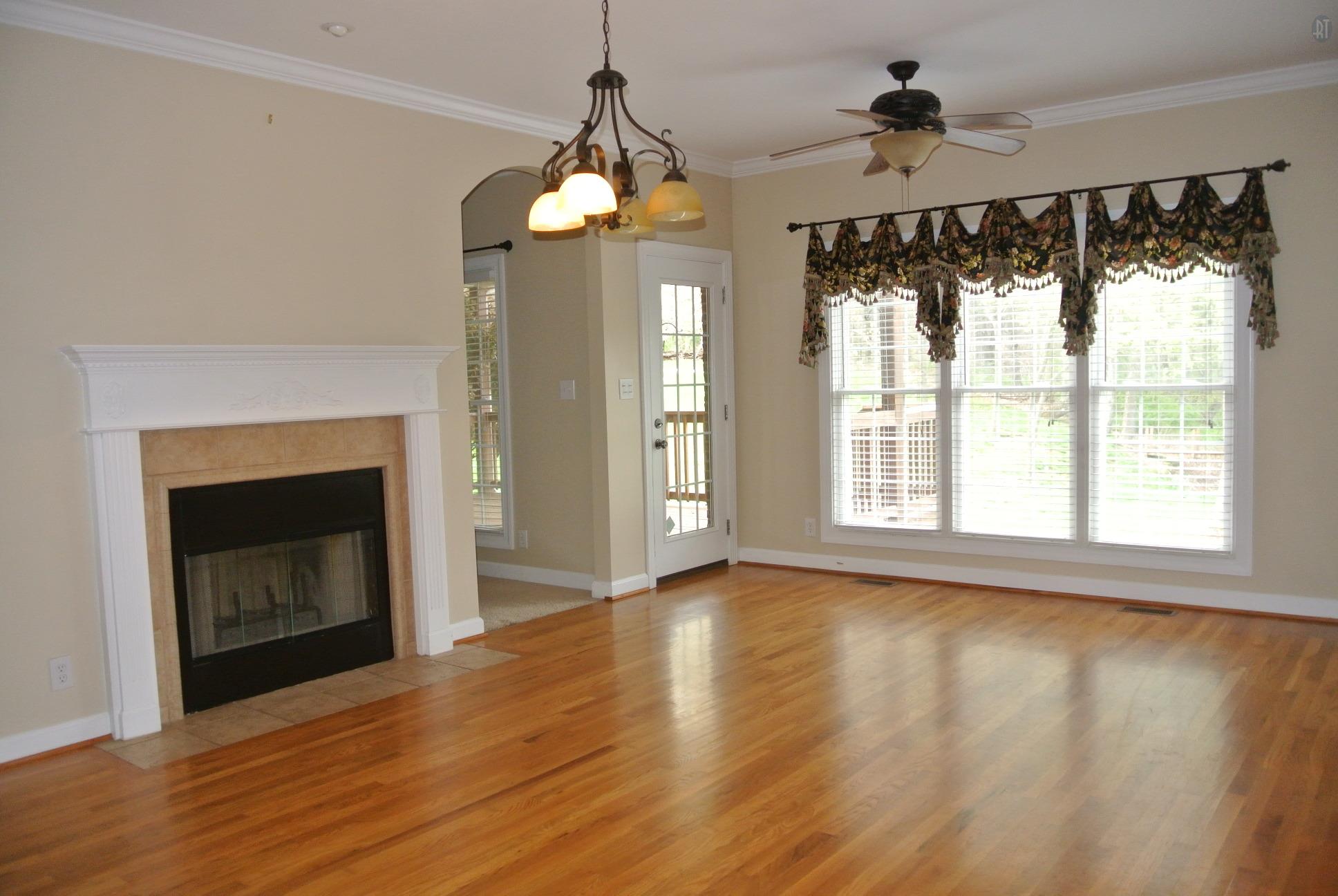 3559 Rabbit Run Trail Clarksville, TN 37043 - Photo 7 of 29 BREAKFAST ROOM W/ SEE-THROUGH FIREPLACE