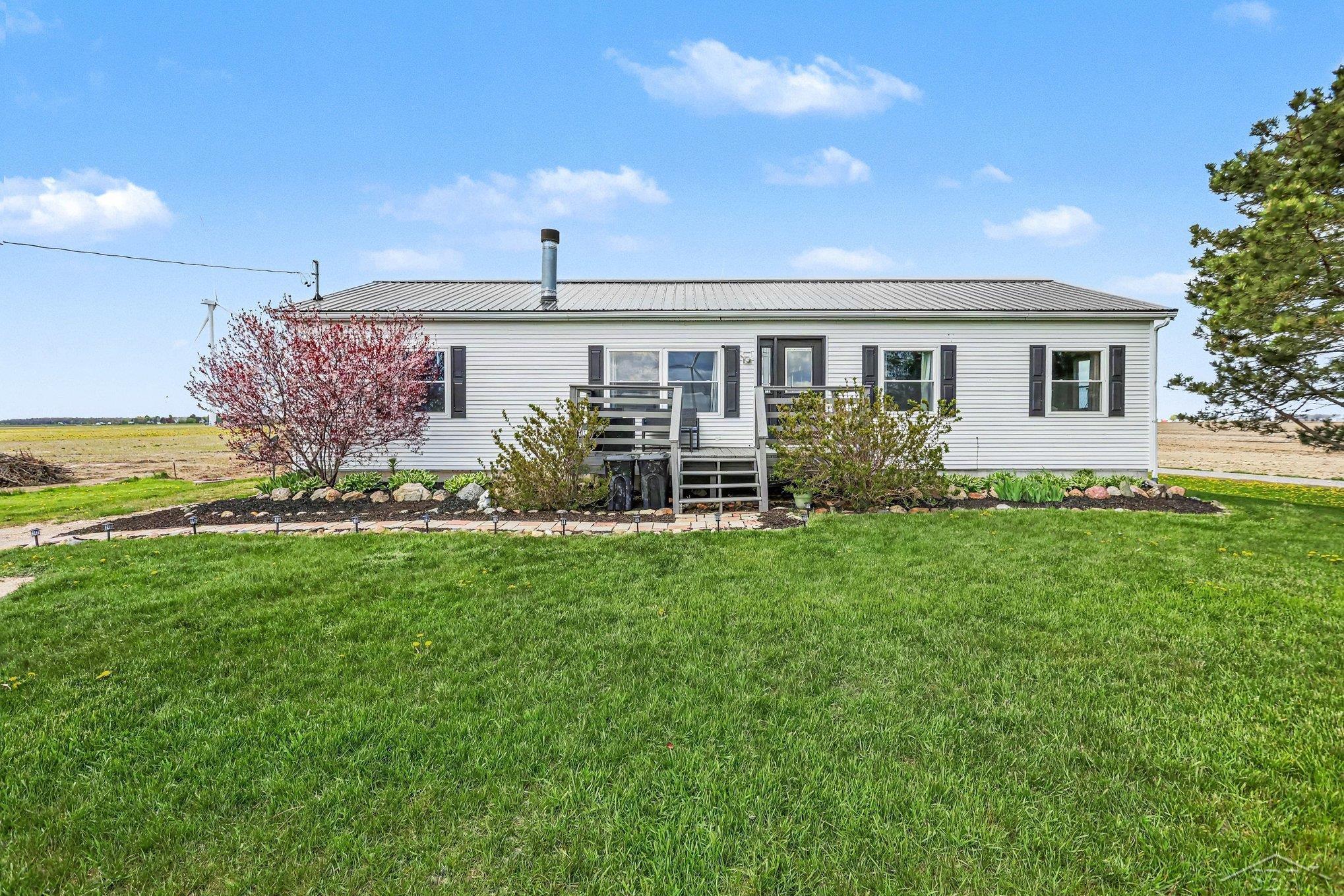 4405 North Merrill Road Merrill, MI 48637 - Photo 2 of 39