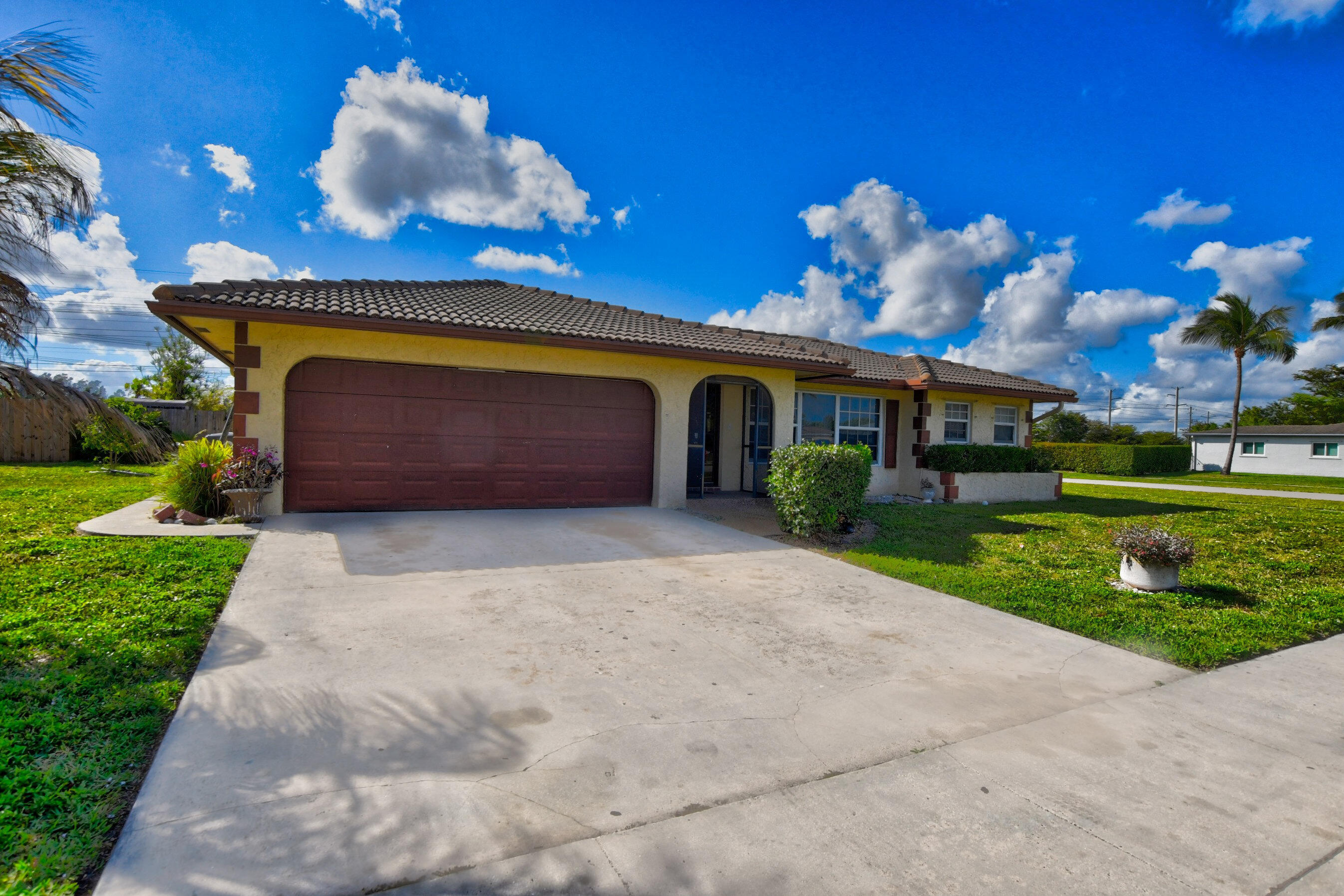 22289 General Street Boca Raton, FL 33428 - Photo 3 of 13 15_ebf_2553and4more