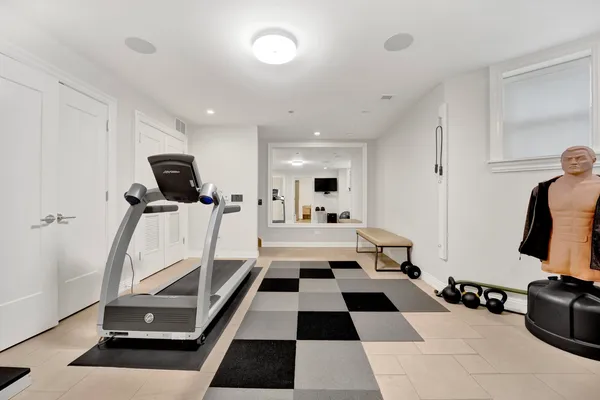 $20,000 | 103 West Chestnut Street, Chicago, IL 60610