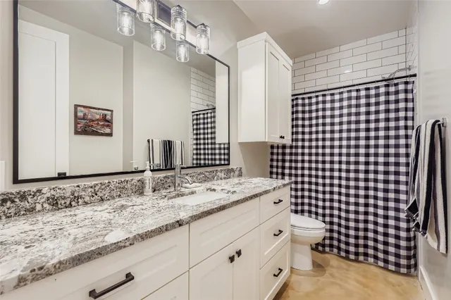 $875,000 | 235 Mr Charlie Lane, Round Mountain, TX 78663