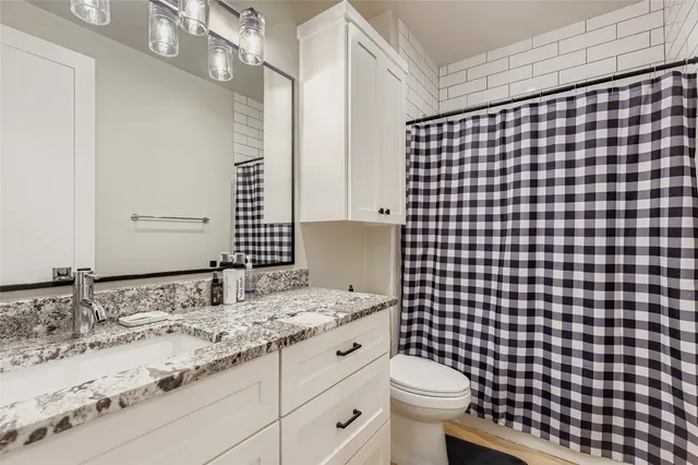 $875,000 | 235 Mr Charlie Lane, Round Mountain, TX 78663