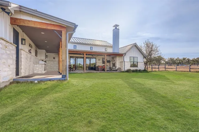 $875,000 | 235 Mr Charlie Lane, Round Mountain, TX 78663