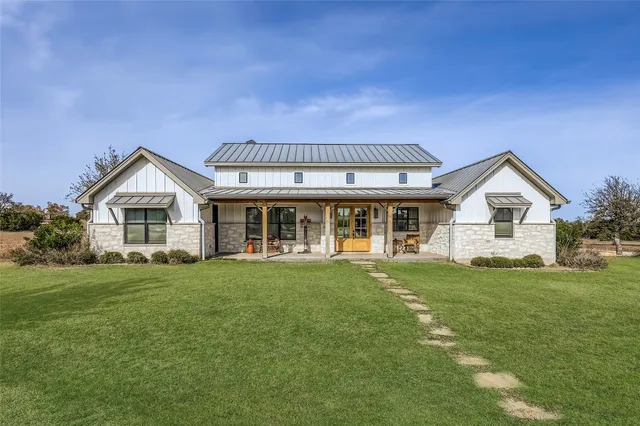 $875,000 | 235 Mr Charlie Lane, Round Mountain, TX 78663
