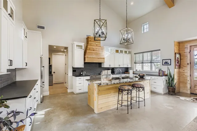 $875,000 | 235 Mr Charlie Lane, Round Mountain, TX 78663