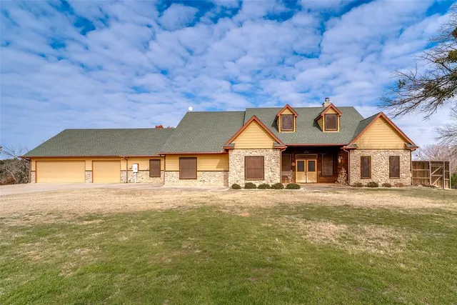 $600,000 | 330 Deer Track Road, Weatherford, TX 76085