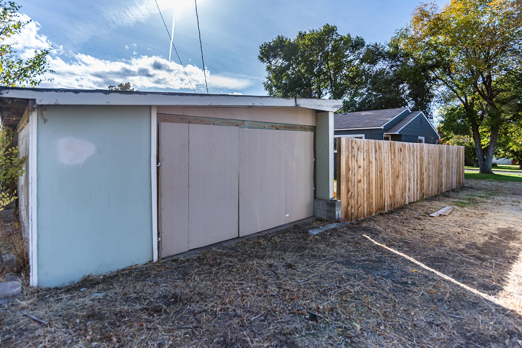 608 Southwest 14th Street Redmond, OR 97756 - Photo 20 of 26 Garage front 14th