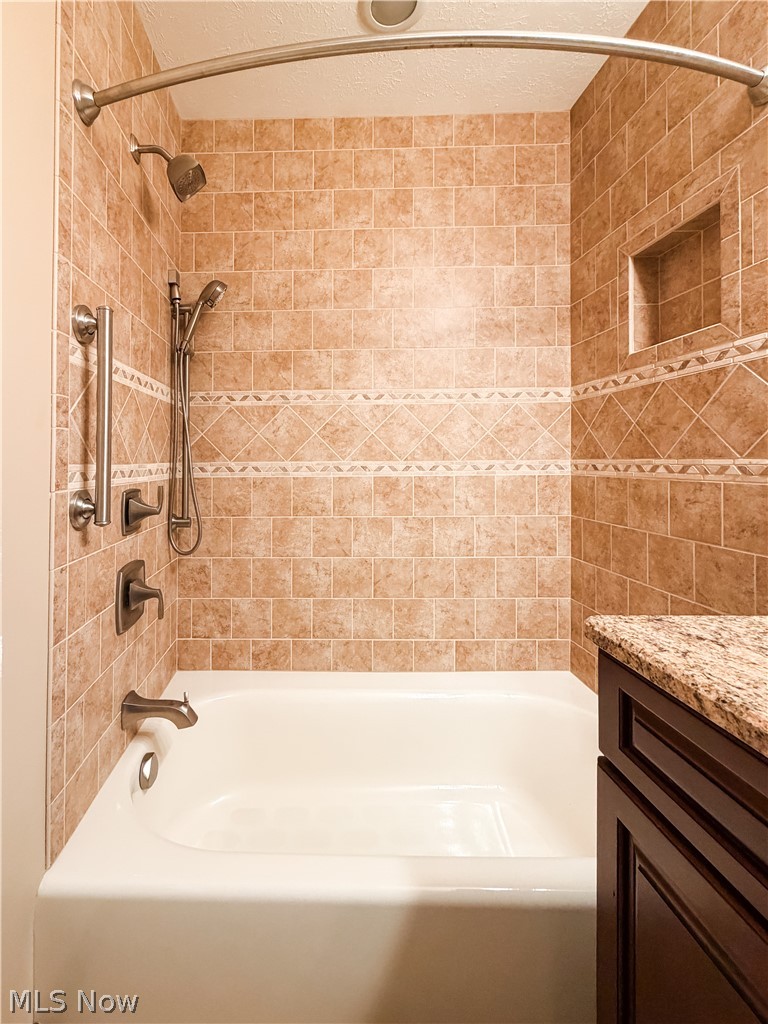 87 Cummins Street Washington, WV 26181 - Photo 27 of 45 Full bathroom