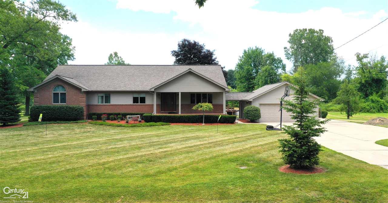 6242 Broadbridge Road Marine City, MI 48039 - Photo 3 of 53 31387071-2.JPG