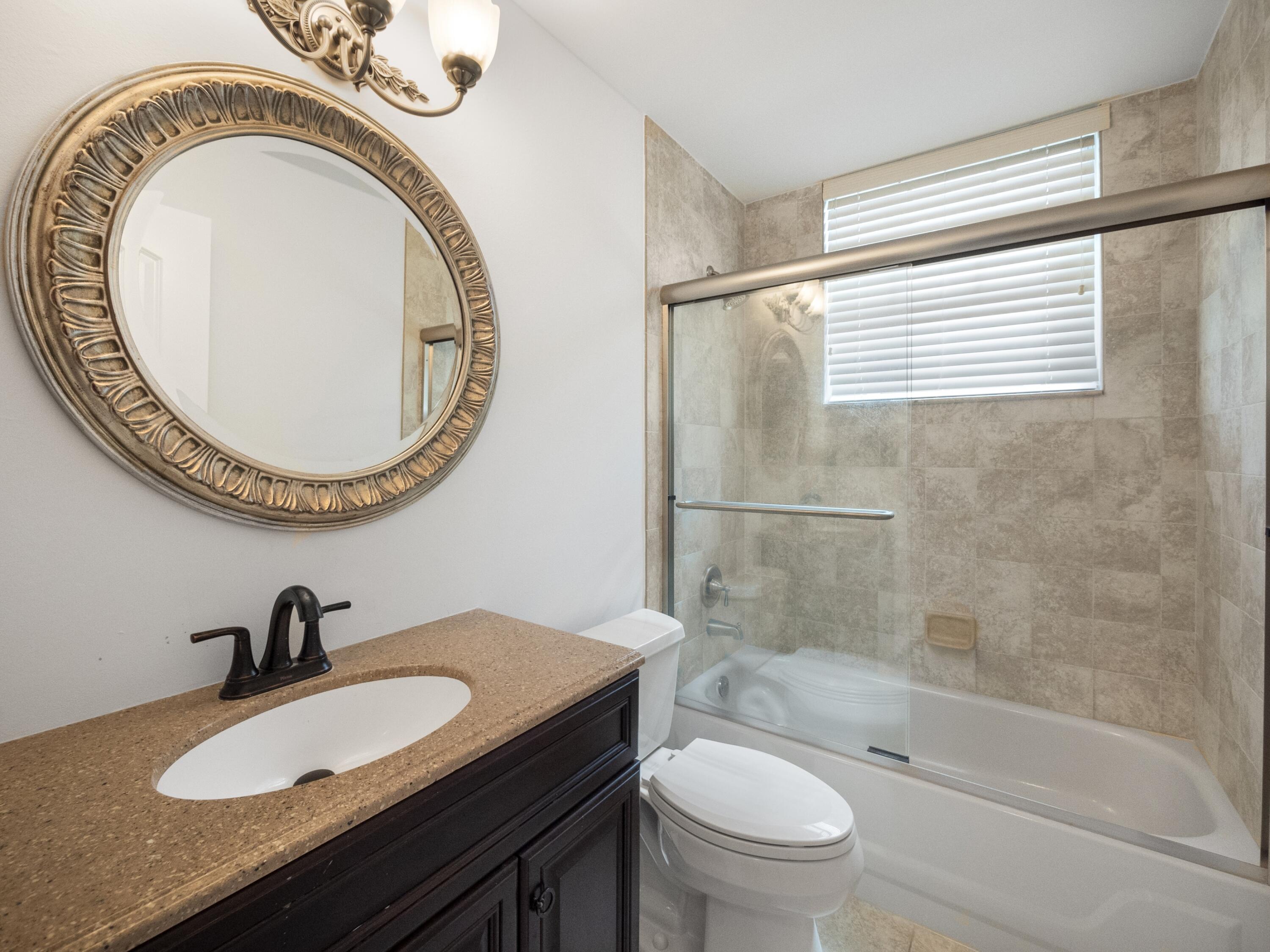 607 Mainsail Circle Jupiter, FL 33477 - Photo 24 of 33 Guest Bath