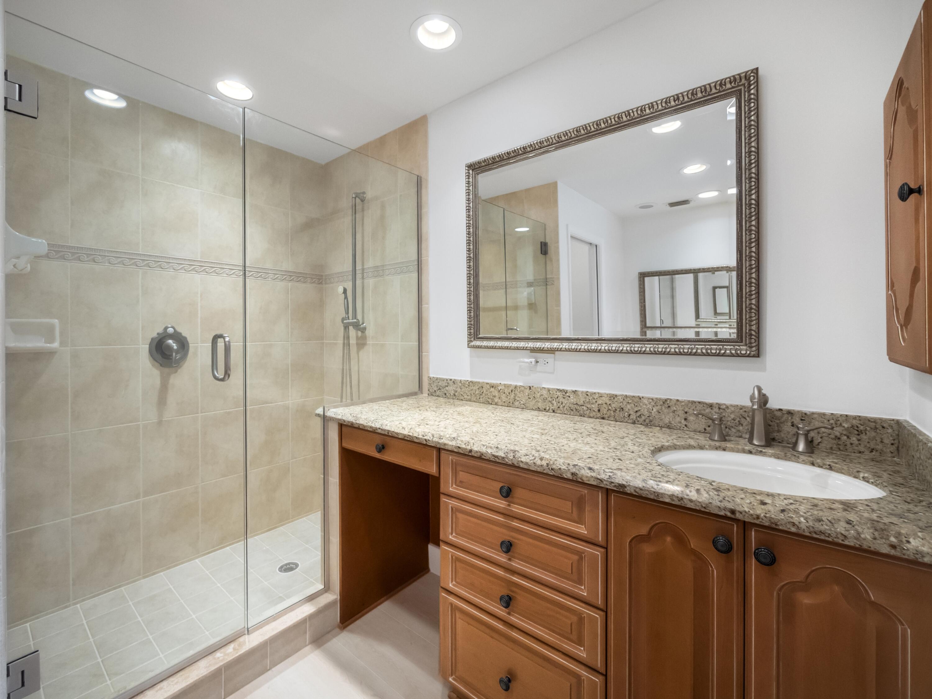 607 Mainsail Circle Jupiter, FL 33477 - Photo 25 of 33 Master Bath