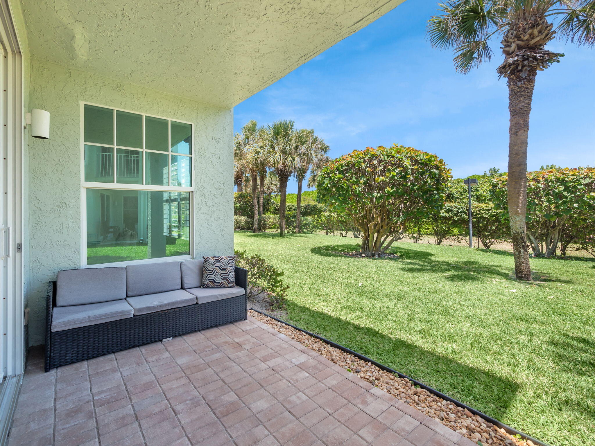 607 Mainsail Circle Jupiter, FL 33477 - Photo 4 of 33 Backyard/patio