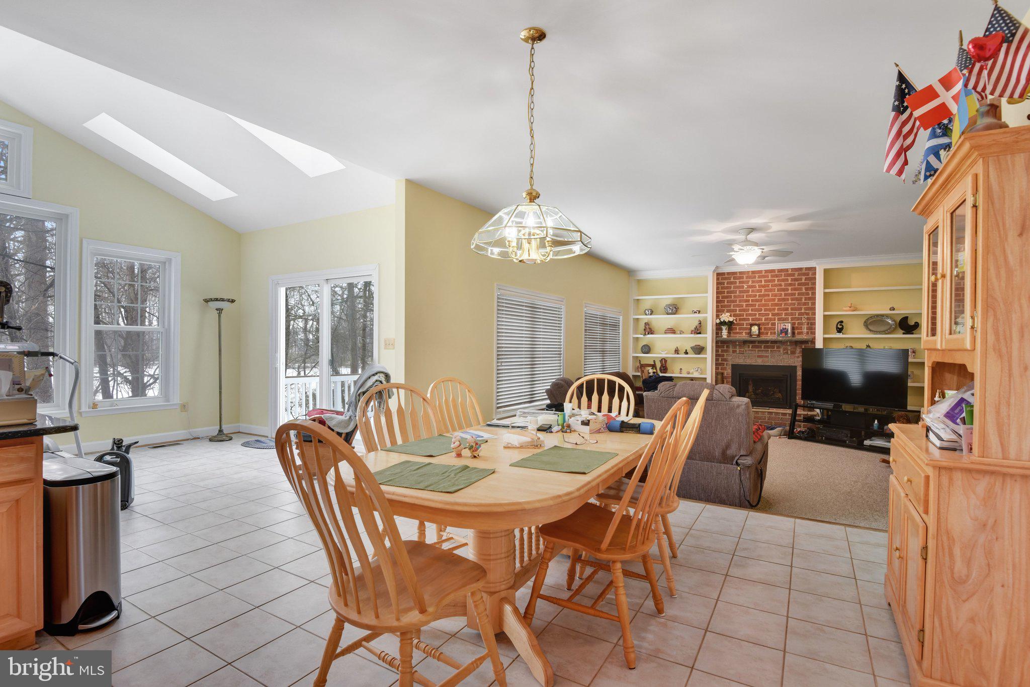 14237 Clubhouse Road Gainesville, VA 20155 - Photo 15 of 60