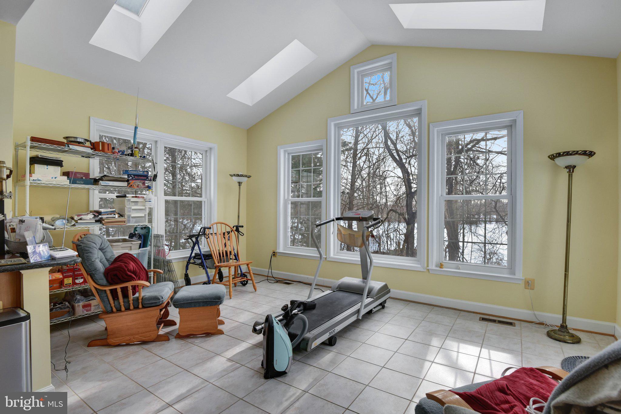 14237 Clubhouse Road Gainesville, VA 20155 - Photo 16 of 60