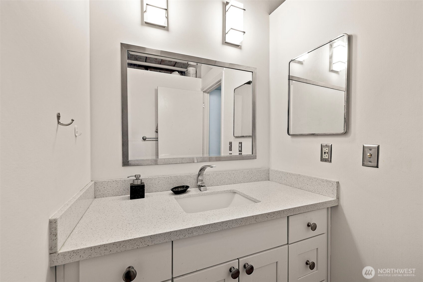 1507 Western Avenue, Unit R203 Seattle, WA 98101 - Photo 9 of 32