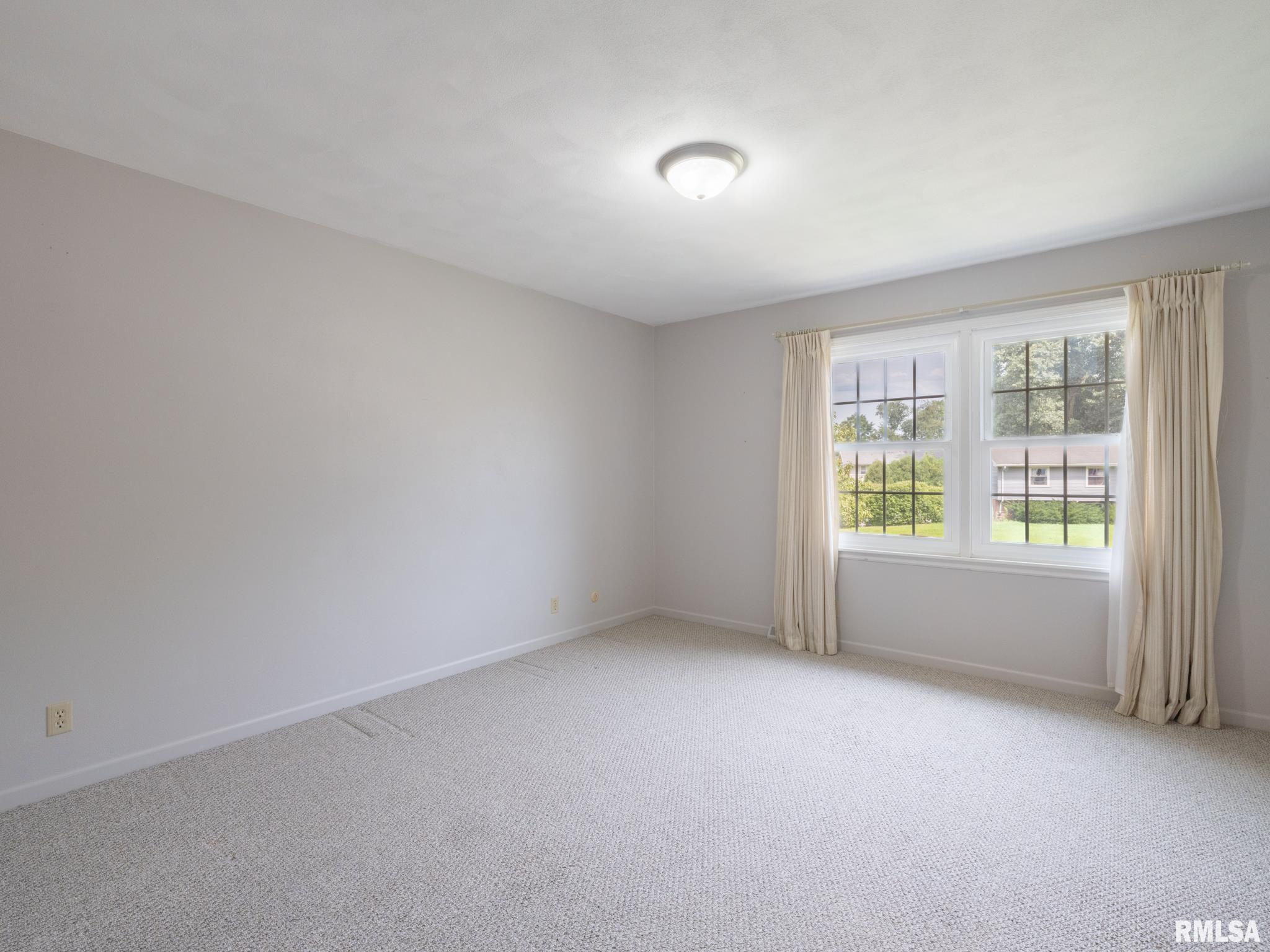 6737 North Post Oak Road Peoria, IL 61615 - Photo 24 of 38 Gallery Image 24