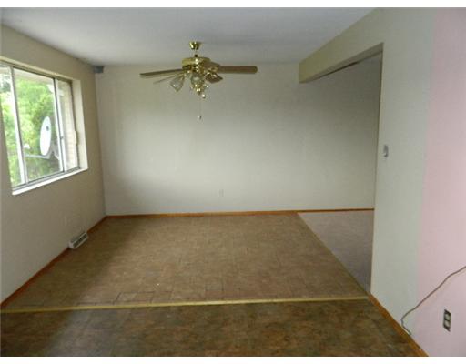 547 Hamill Road Penn Hills, PA 15147 - Photo 3 of 10 Dining Room.