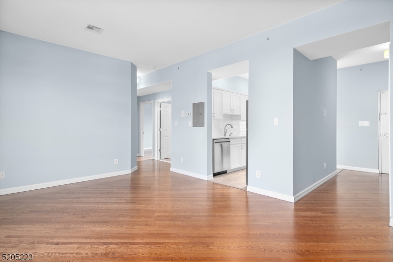 420 Bloomfield Avenue, Unit 4 Montclair, NJ 07042 - Photo 2 of 20