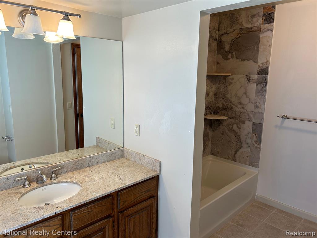 6572 Ridgeview Drive Clarkston, MI 48346 - Photo 19 of 25