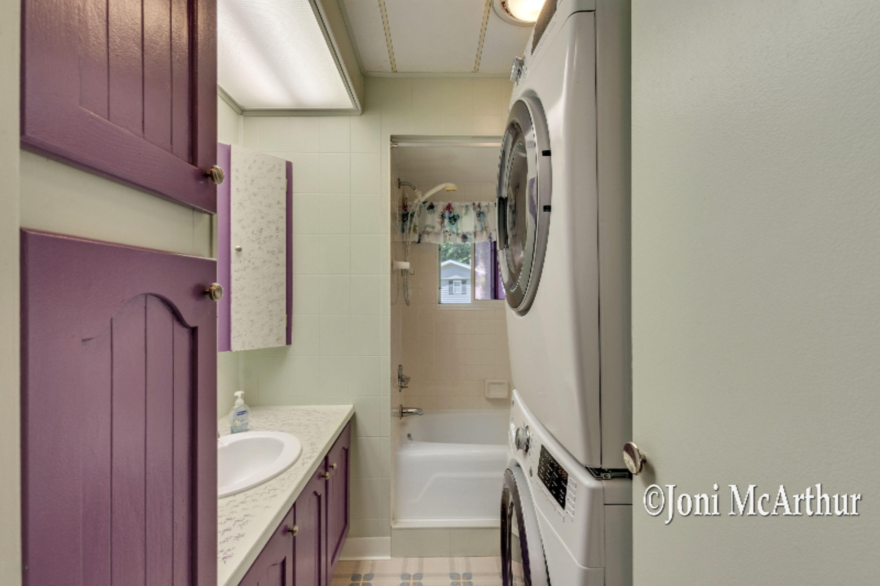 10319 Fisk Road Belding, MI 48809 - Photo 21 of 35 21 Full Bath and Laundry