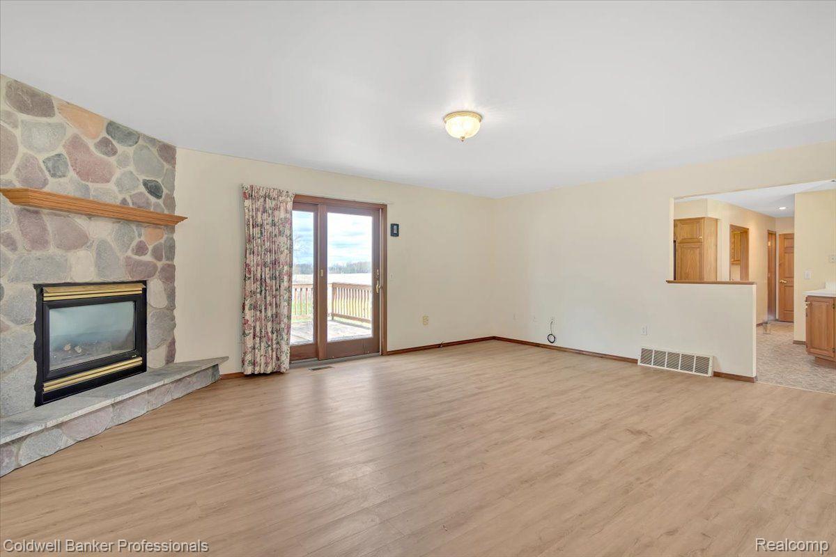2133 North Branch Road North Branch, MI 48461 - Photo 6 of 33 Gallery Image 6