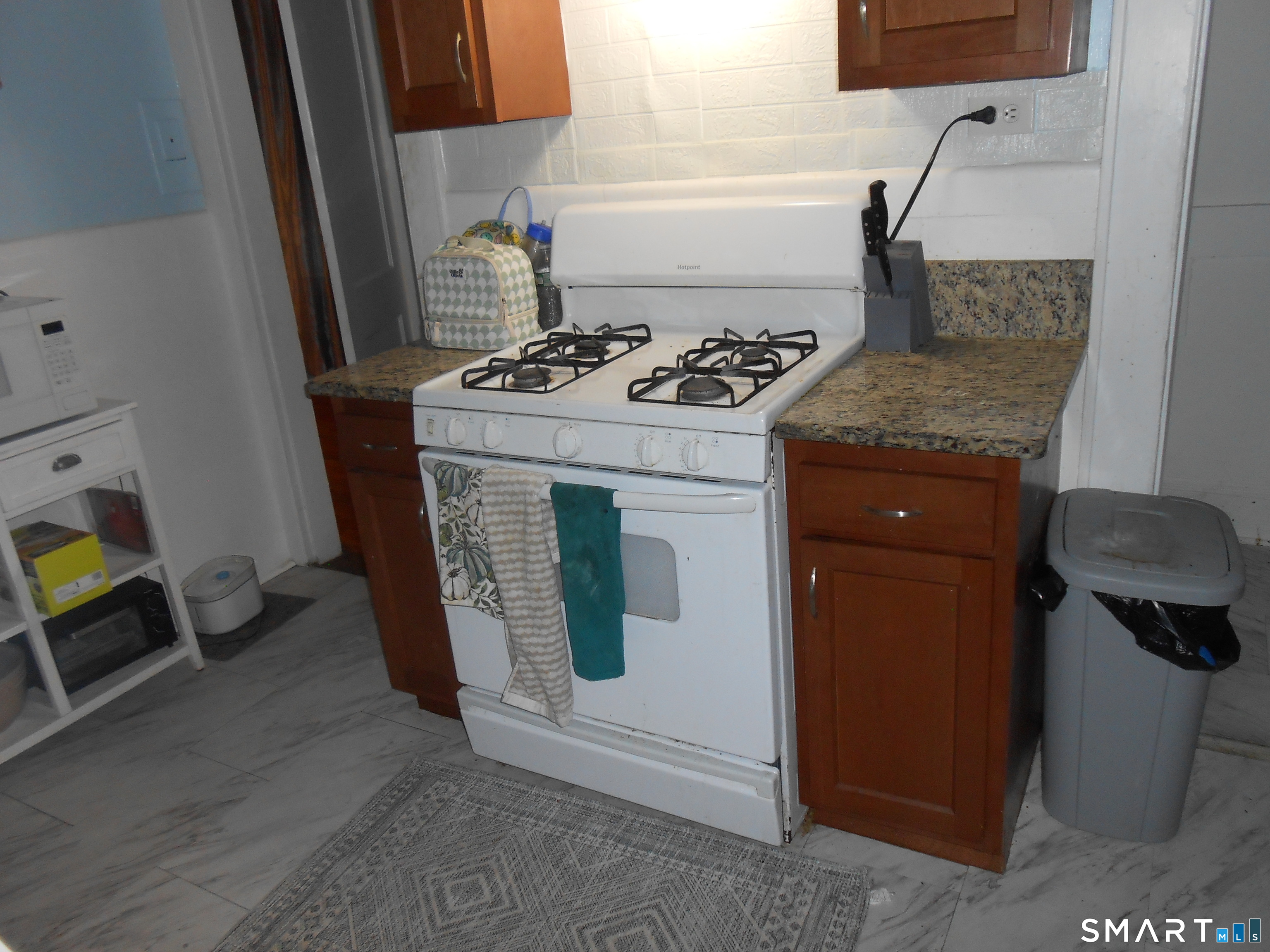 95 Savoy Street Bridgeport, CT 06606 - Photo 12 of 34