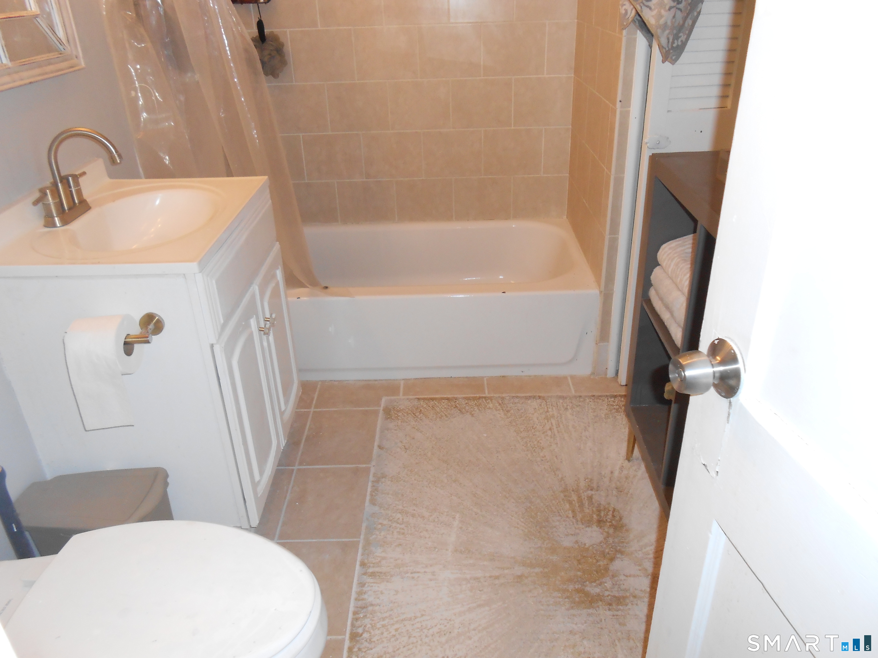 95 Savoy Street Bridgeport, CT 06606 - Photo 5 of 34