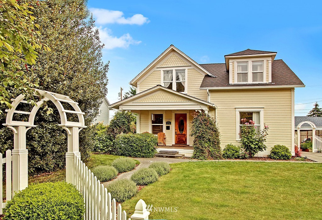 3617 Rockefeller Avenue Everett, WA 98201 - Photo 1 of 23