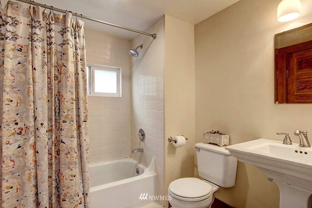 3617 Rockefeller Avenue Everett, WA 98201 - Photo 15 of 23