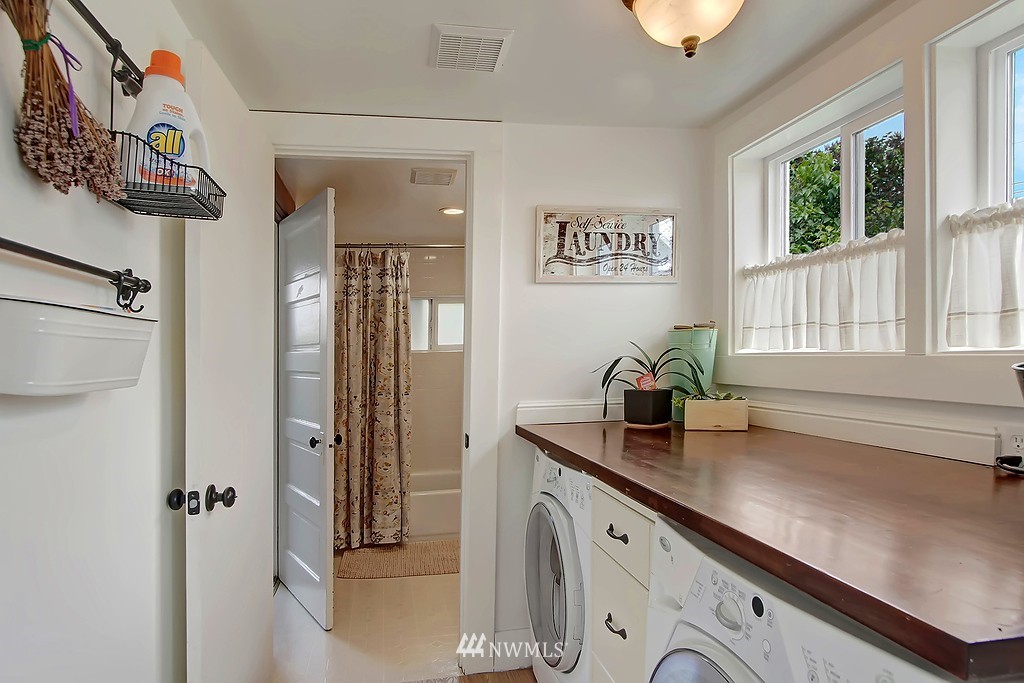 3617 Rockefeller Avenue Everett, WA 98201 - Photo 16 of 23