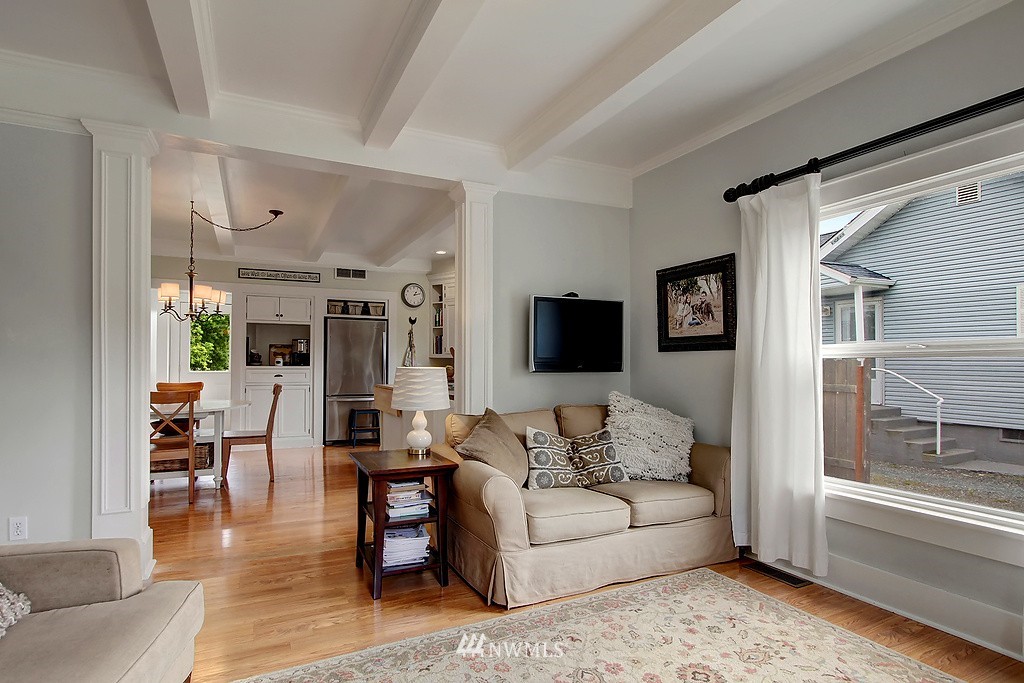 3617 Rockefeller Avenue Everett, WA 98201 - Photo 4 of 23