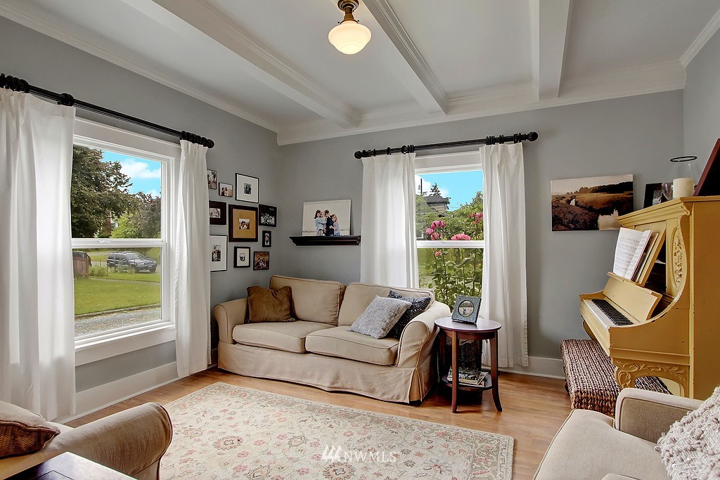 3617 Rockefeller Avenue Everett, WA 98201 - Photo 6 of 23