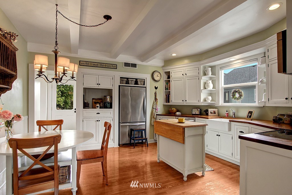 3617 Rockefeller Avenue Everett, WA 98201 - Photo 7 of 23