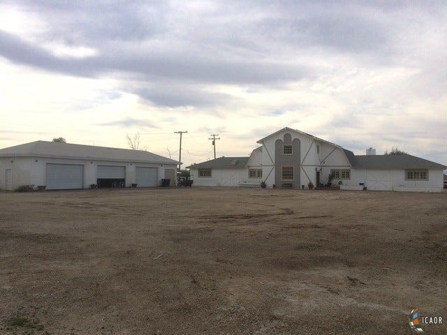 235 West Horne Road El Centro, CA 92243 - Photo 1 of 8 Gallery Image 1
