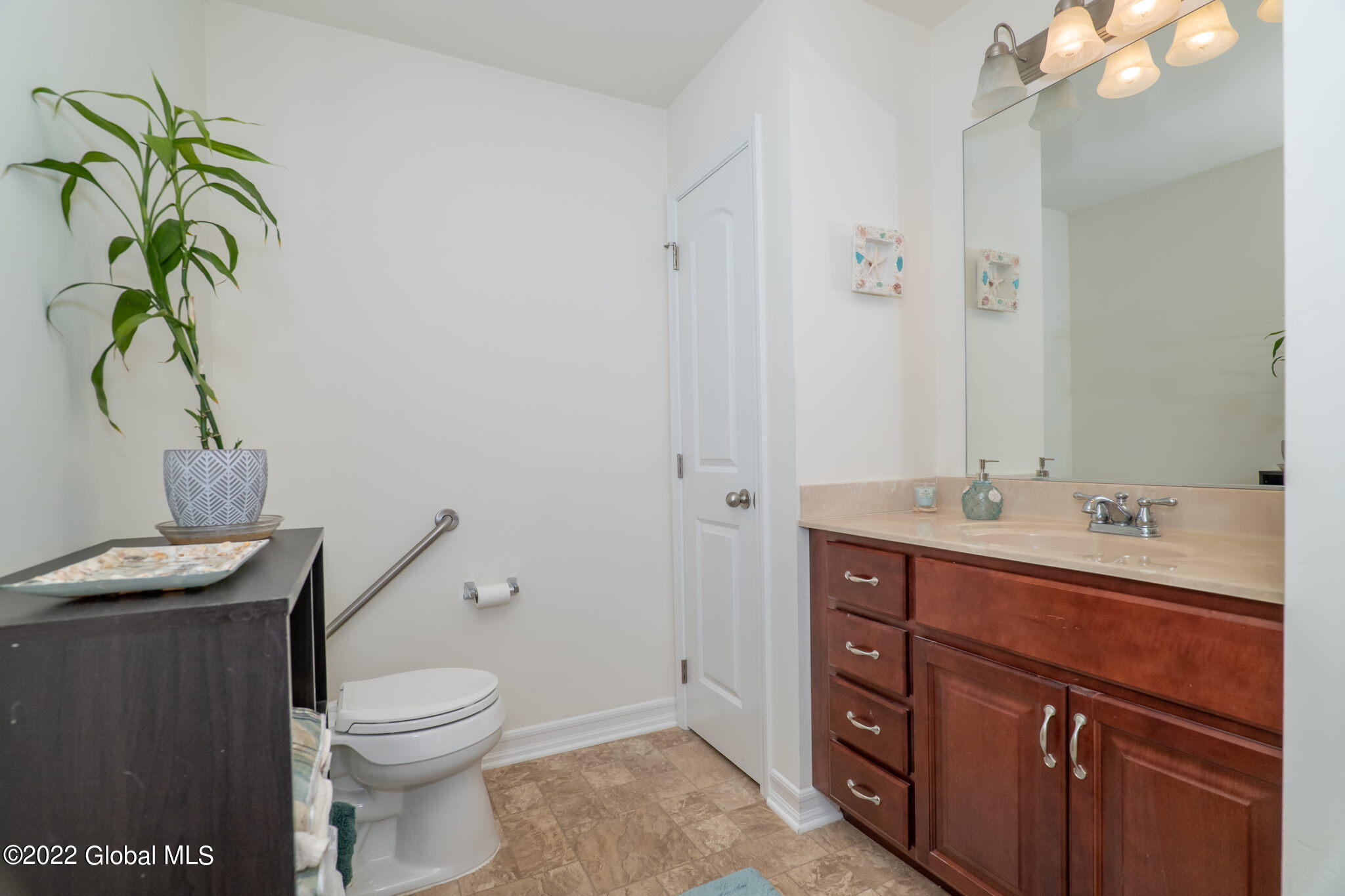 122 Paddock Circle Rotterdam, NY 12306 - Photo 26 of 35 26-web-or-mls-122PaddockCir-26