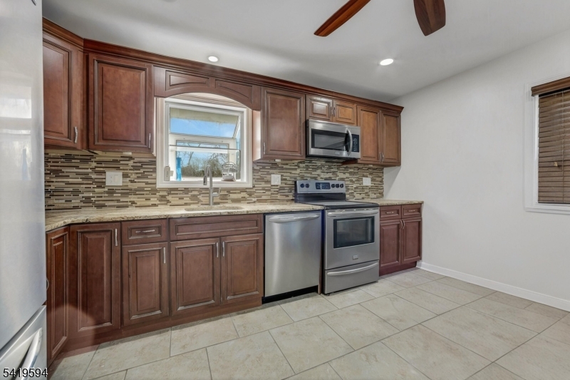 23 Diven Street Springfield, NJ 07081 - Photo 4 of 28