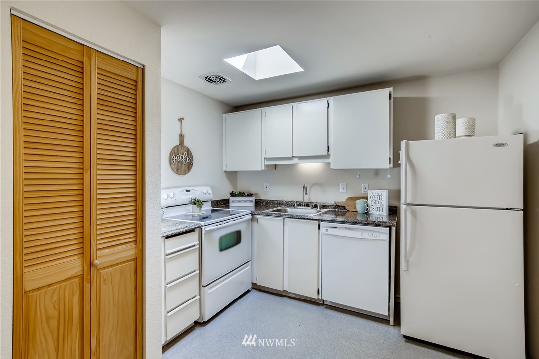14600 Southeast 176th Street, Unit H7 Renton, WA 98058 - Photo 4 of 13 Gallery Image 4