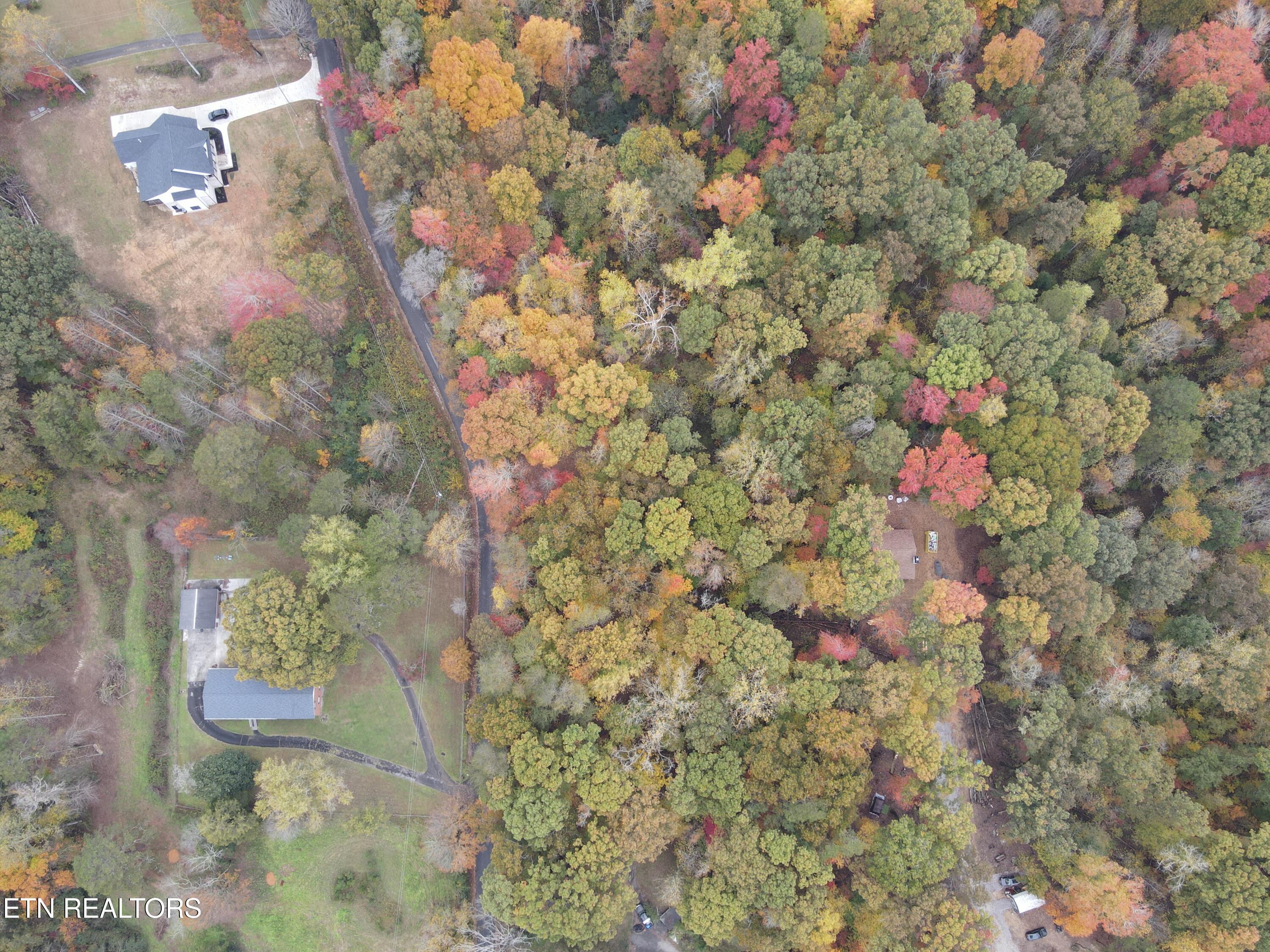 114 Pleasant View Loop Clinton, TN 37716 - Photo 11 of 26 DJI_0333