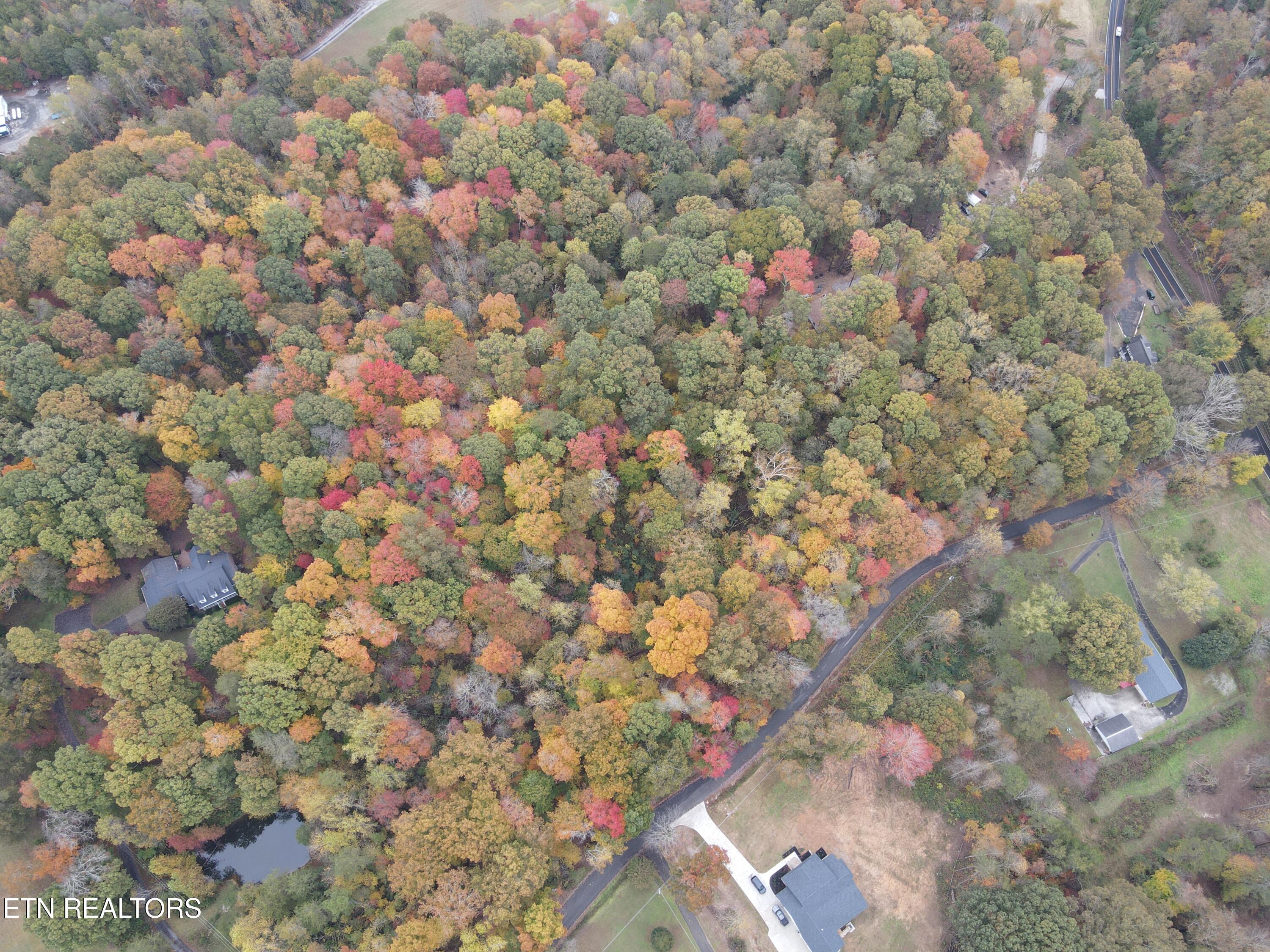 114 Pleasant View Loop Clinton, TN 37716 - Photo 20 of 26 DJI_0342