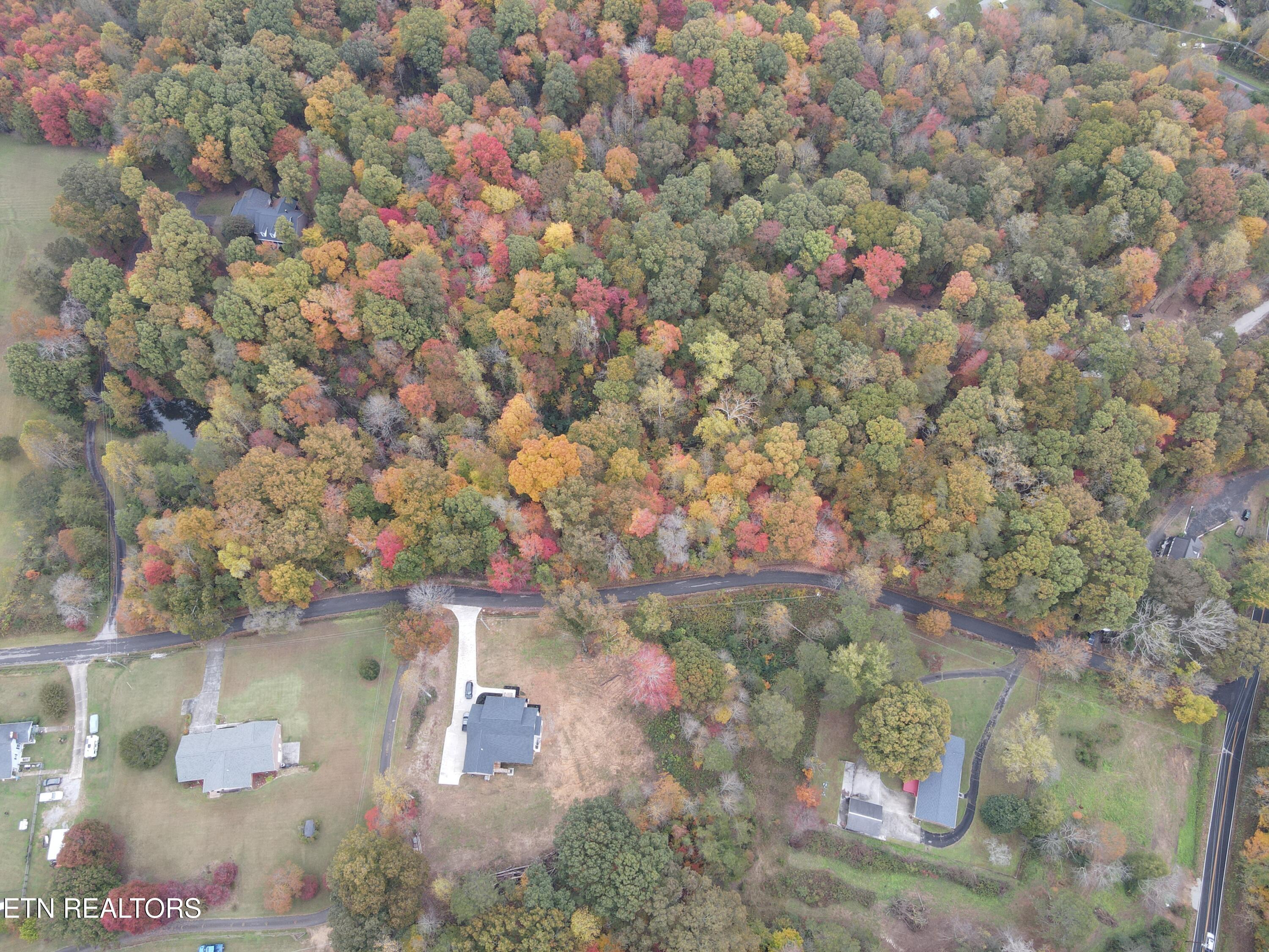 114 Pleasant View Loop Clinton, TN 37716 - Photo 23 of 26 DJI_0344