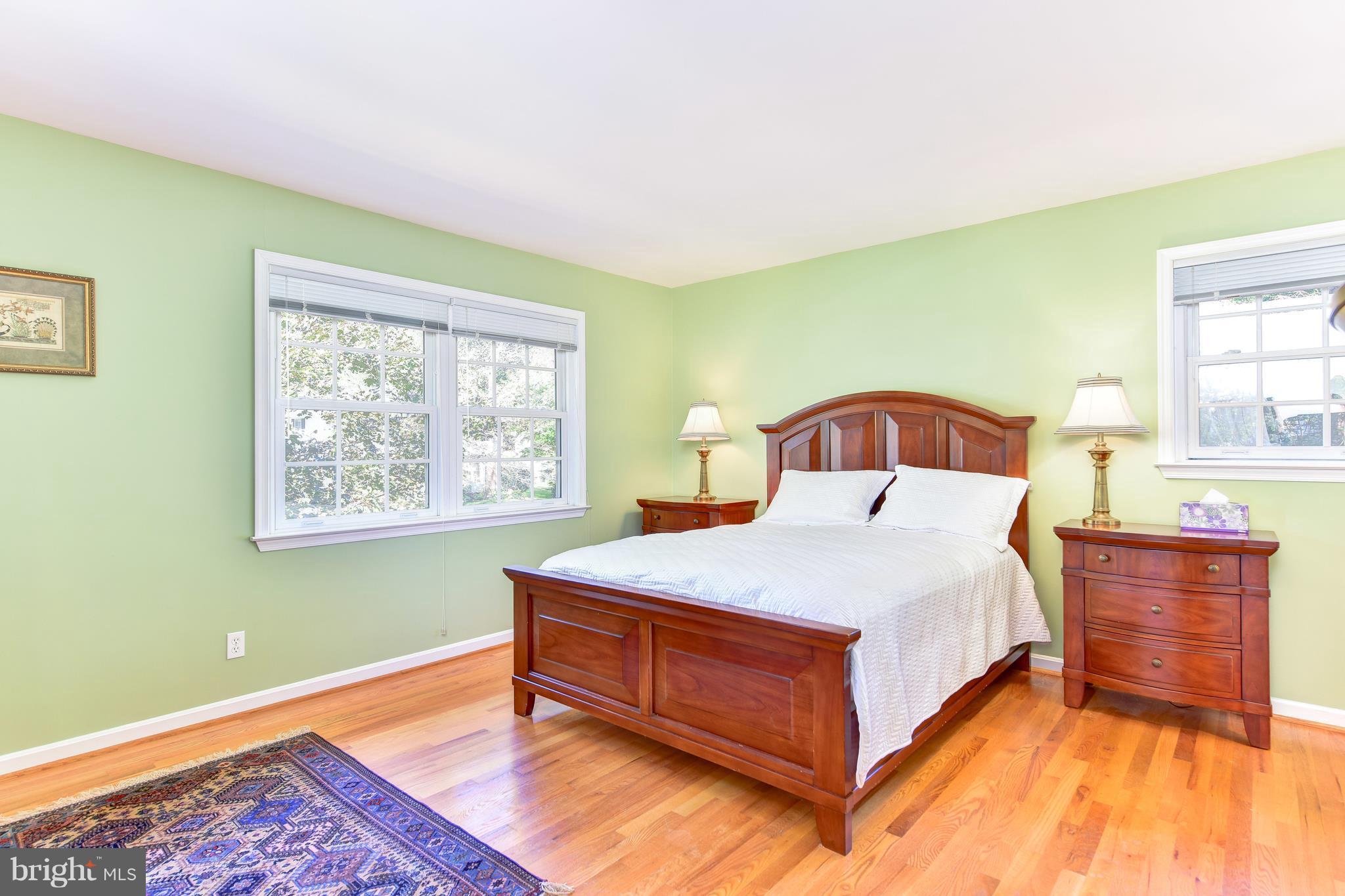 8705 Gateshead Road Alexandria, VA 22309 - Photo 14 of 30 Large master bedroom w/sitting room