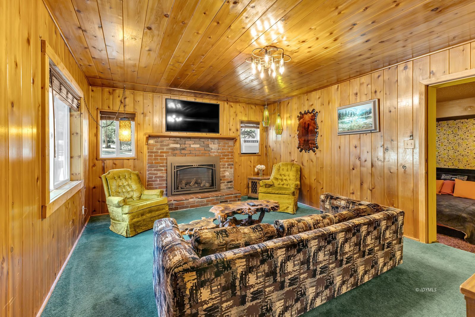 25325 Marion Ridge Drive Idyllwild, CA 92549 - Photo 5 of 25 Living Room