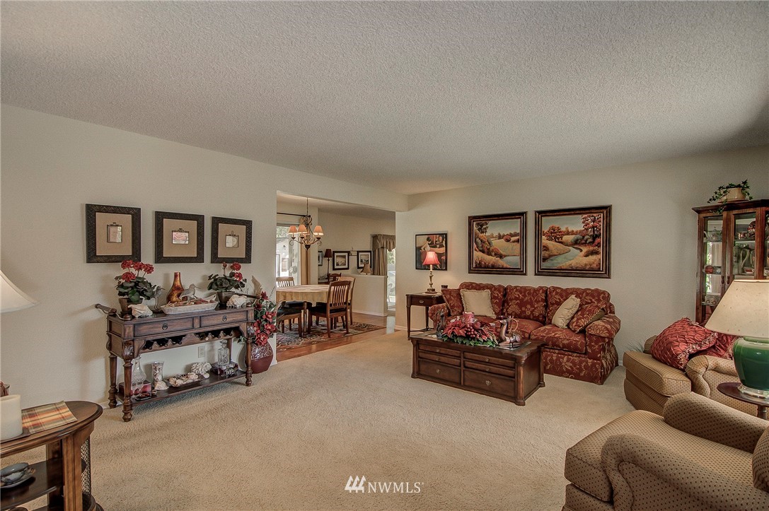 14008 147th Place Southeast Renton, WA 98059 - Photo 2 of 24