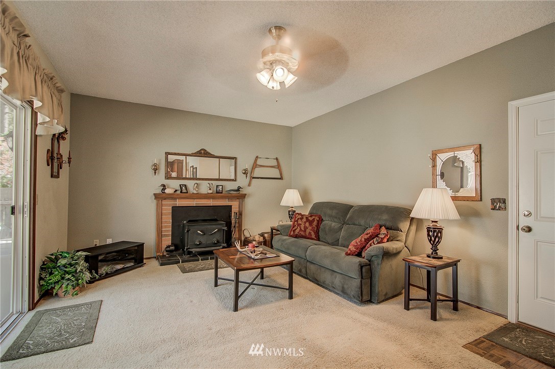 14008 147th Place Southeast Renton, WA 98059 - Photo 11 of 24