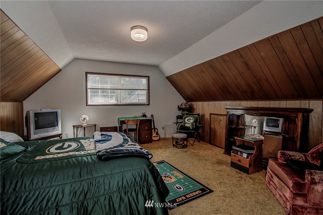 14008 147th Place Southeast Renton, WA 98059 - Photo 15 of 24