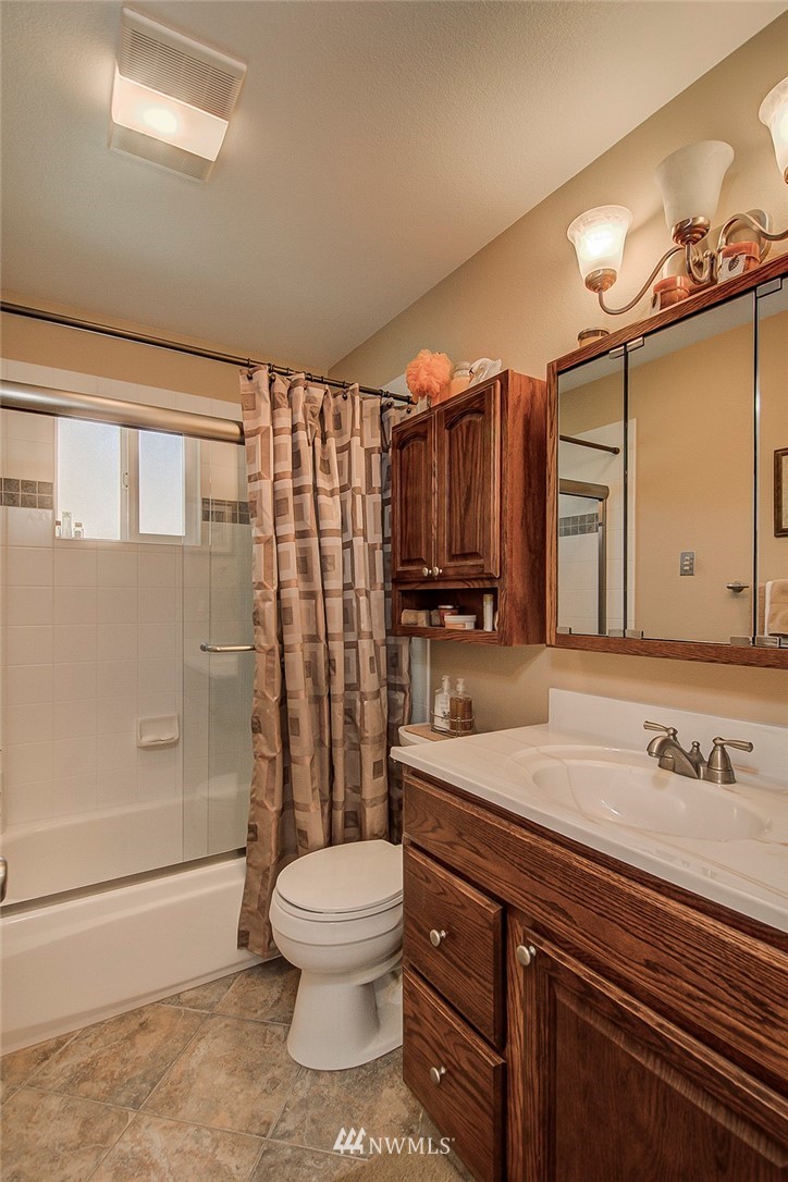 14008 147th Place Southeast Renton, WA 98059 - Photo 17 of 24