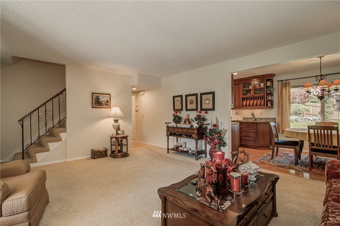 14008 147th Place Southeast Renton, WA 98059 - Photo 4 of 24